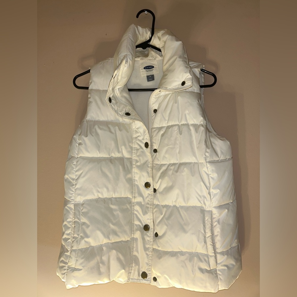 old navy white vest size medium women’s fleece lined
